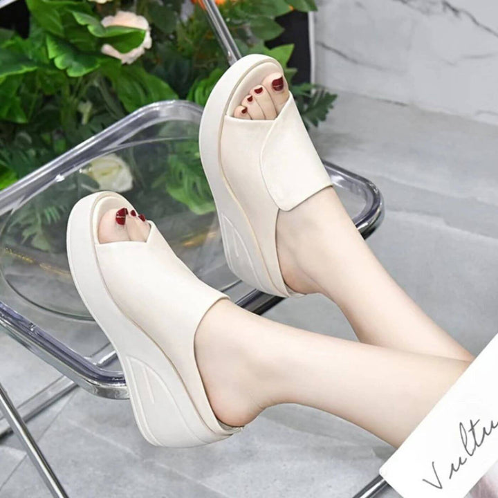 Anja™ – Orthopädische Slip-on Keilsandalen