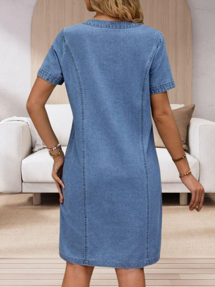 Heidi™ – Sommerliches Jeanskleid mit V-Ausschnitt