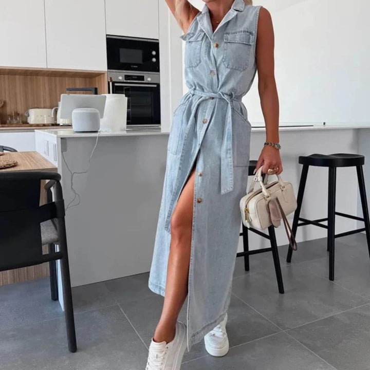 Jasmin™ – Stilvolles Jeanskleid mit Knopfleiste in Maxi-Länge